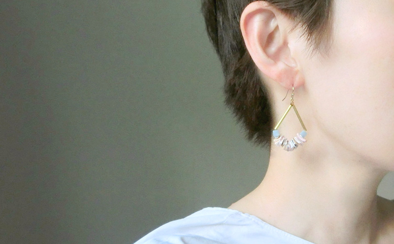 pastel shell ピアス 貝 アクセサリー 1個 【シンプル 可愛い ピングベージュ ゴールド シルバー ブルー シェル ハンドメイド 手作り  職人 上品 華やか ドレス 大人の雰囲気 ギフト プレゼント ラッピング 結婚式 海 パステルカラー】