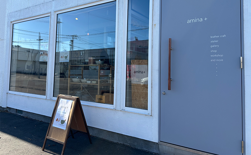 ねずみのポーチ coffee［amina+］【 本革 革小物 レザー ハンドメイド シンプル 牛革 手作り ポーチ 小物入れ 小銭入れ 北海道 十勝 幕別 】