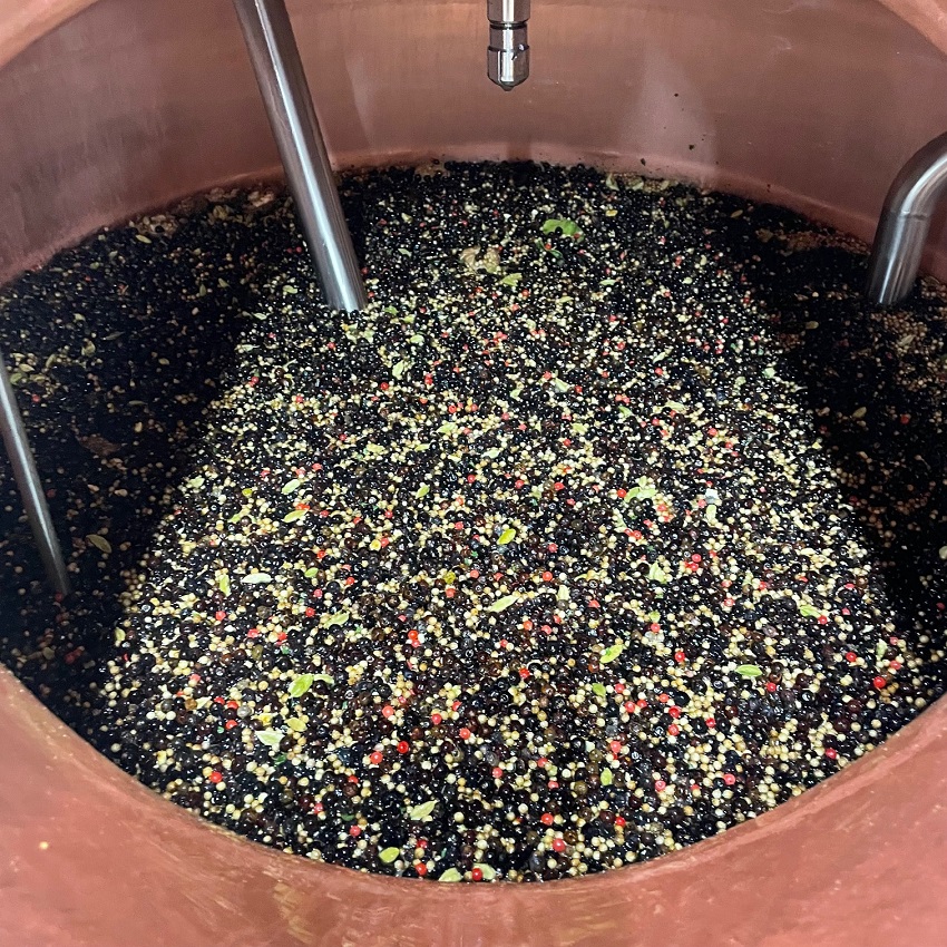 クラフトジン 明時（AKATOKI） RASPBERRY（ラズベリー）500ml×1本 【 酒 お酒 ジン 地酒 蒸留酒 スピリッツ アルコール 醸造アルコール 常温 北海道 幕別町 十勝平野蒸溜所 】