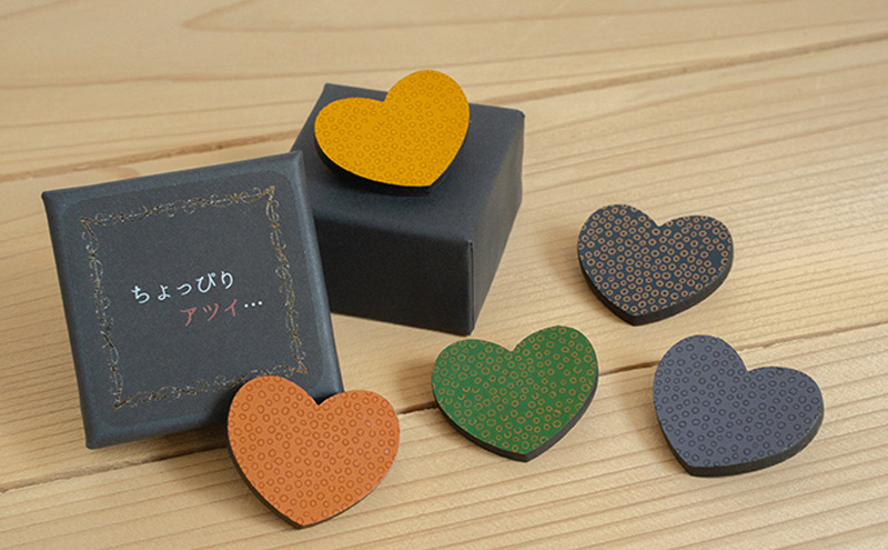 津軽塗 「ちょっぴりアツイ…」ブローチ No.3