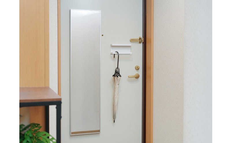 軽くて割れないフィルムミラー マグネットタイプ KWM-28115M 鏡 割れない 貼る マグネット 全身 姿見 割れない鏡 おしゃれ ミラー 全身鏡 軽量 スリム 薄型 ダンス 賃貸 アイリスオーヤマ フィルムミラー 防災 地震 対策ロッカー 玄関 かがみ