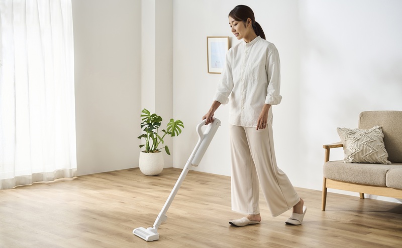 充電式紙パックスティッククリーナー SBD-78P-W ホワイト 掃除機 コードレス 紙パック 軽量 クリーナー 紙パック式 アイリスオーヤマ 充電式 スティッククリーナー ハンディ スティック掃除機 紙パック式掃除機 ゴミ捨て 簡単 充電スタンド SBD-78P