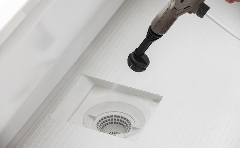 充電式ハンディウォッシャー JHW-102 ペールブラウン ハンディウォッシャー 軽量 充電式 コードレス コンパクト ショートノズル ブラシ付ヘッド 洗剤使用可 ペットボトル バケツ 給水 掃除 アイリスオーヤマ