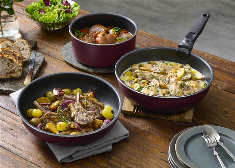 フライパン TERACOAT 12点 セット レッド アイリスオーヤマ IH ガス フライパン鍋セット 26cm 鍋 卵焼き 卵焼き器 エッグパン 炒め鍋 蓋 蓋付き 取っ手 取っ手が取れる 調理器具 キッチン IH対応 ギフト EHDC-T12S アイリス 宮城 宮城県 大河原町