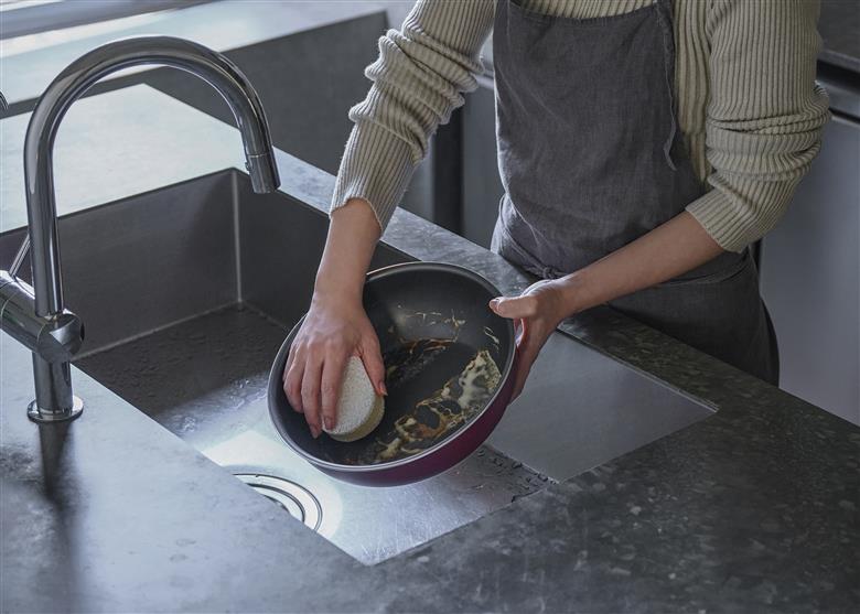 フライパン TERACOAT 12点 セット レッド アイリスオーヤマ IH ガス フライパン鍋セット 26cm 鍋 卵焼き 卵焼き器 エッグパン 炒め鍋 蓋 蓋付き 取っ手 取っ手が取れる 調理器具 キッチン IH対応 ギフト EHDC-T12S アイリス 宮城 宮城県 大河原町