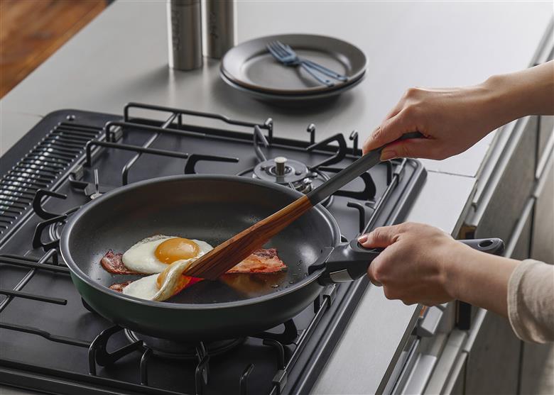 フライパン TERACOAT 12点 セット グリーン アイリスオーヤマ IH ガス フライパン鍋セット 26cm 鍋 卵焼き 卵焼き器 エッグパン 炒め鍋 蓋 蓋付き 取っ手 取っ手が取れる 調理器具 キッチン IH対応 ギフト EHDC-T12S アイリス 宮城 宮城県 大河原町