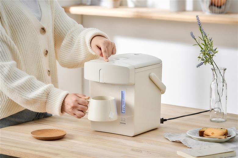 電気ポット ジャーポット 2.2L マイコン式IAHD-222-Cアイボリーアイリスオーヤマ ポット ジャーポット 2.2L マイコン式 アイボリー 保温 マイコン 省エネ 湯沸かし 給湯 お湯 熱湯 4段階保温 自動ロック スタイリッシュ