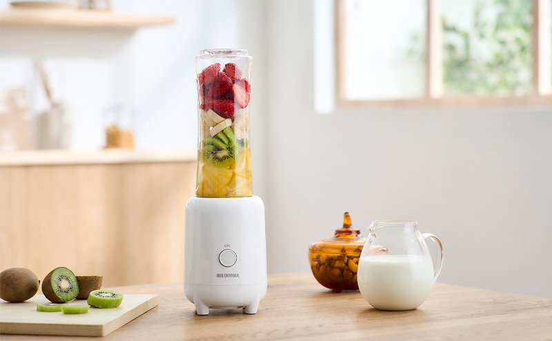 ボトルブレンダー IBB-601-W ホワイト アイリスオーヤマ 電動ミキサー ジュースミキサー ミキサー ボトル ジューサー ブレンダー 氷も砕ける