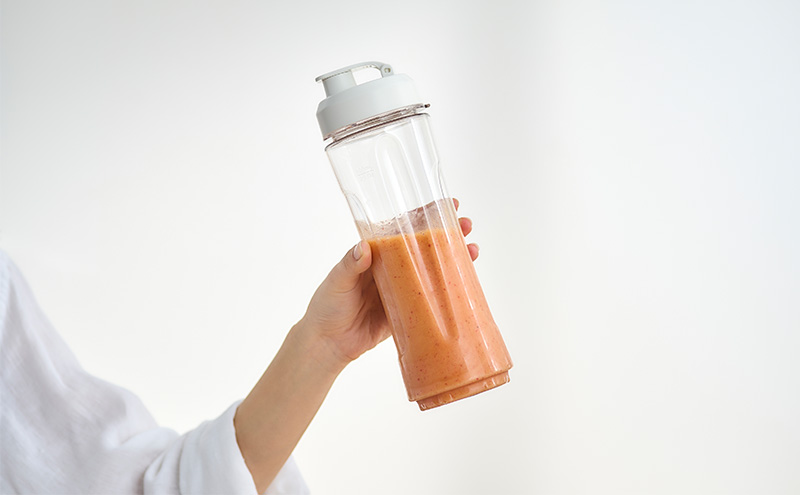 ボトルブレンダー IBB-601-W ホワイト アイリスオーヤマ 電動ミキサー ジュースミキサー ミキサー ボトル ジューサー ブレンダー 氷も砕ける