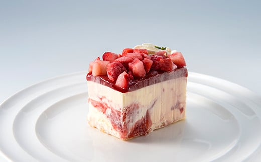 銀座千疋屋 ストロベリーアイスケーキ  アイス デザート スイーツ 菓子 食品 F23R-592