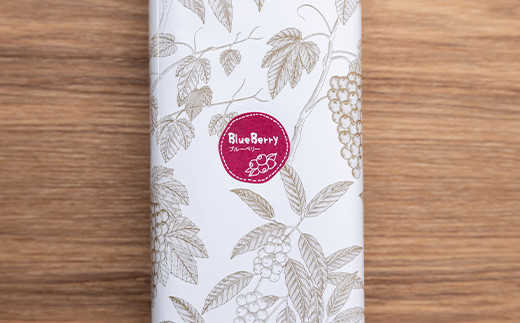 老舗洋菓子店で大人気の大人味わいブランデーケーキ1本（ブルーベリー）  スイーツ デザート おやつ お菓子 ケーキ 洋菓子 菓子 食品 F24R-110