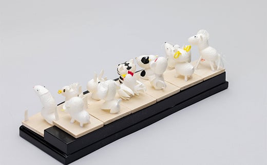 まゆでできた干支飾り（十二支入り）  人形 工芸品 インテリア F23R-809