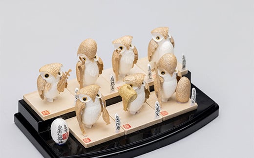 まゆでできた金色に染めたフクロウ七福神（7体入り）  人形 工芸品 インテリア F23R-810