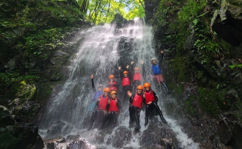 【2025年先行予約】 シャワートレッキング  ベーシックコース 大人3名様 チケット アクティビティ アウトドア 体験