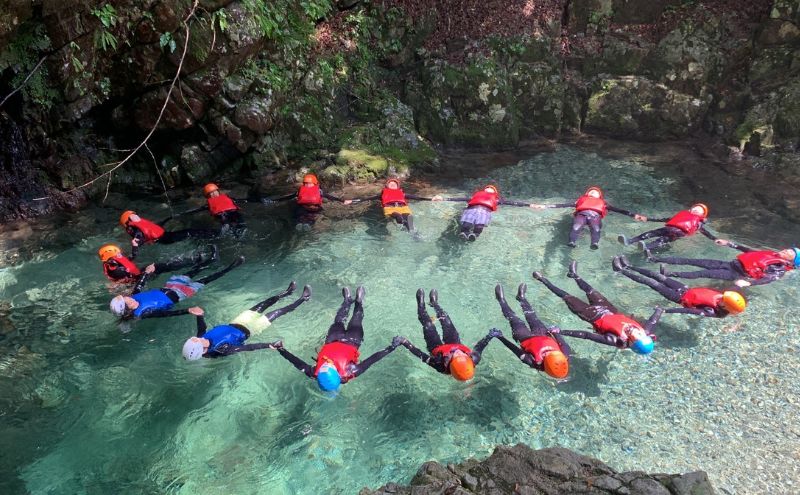 【2025年先行予約】 シャワートレッキング  ベーシックコース 大人3名様 チケット アクティビティ アウトドア 体験