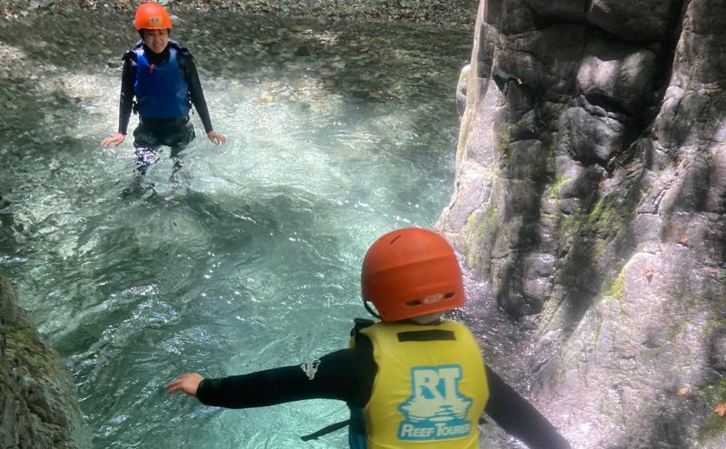 【2025年先行予約】 シャワートレッキング  ファミリーコース 大人1名 子供2名 計3名様 チケット アクティビティ アウトドア 体験