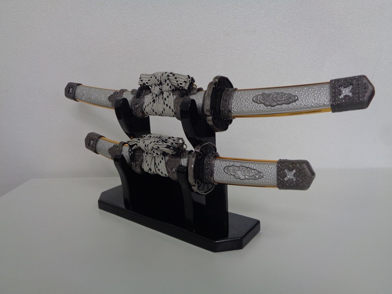 創業80余年 森泉人形の太刀二本飾り 銀[52210988]