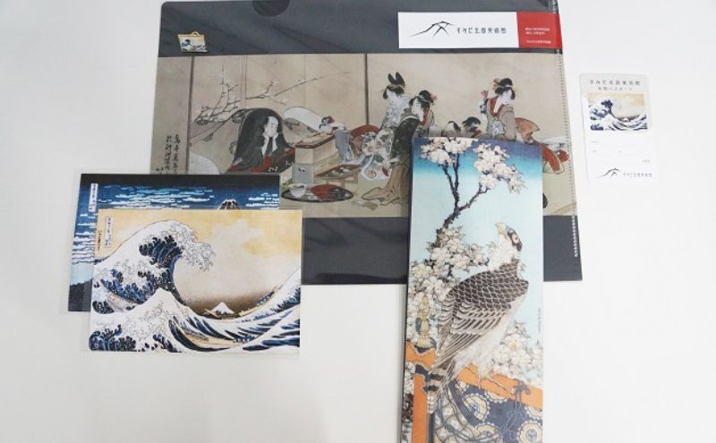 すみだ北斎美術館　年間パスポート 2枚 オリジナルグッズ（ ピンバッチ、 チケットホルダー、 ポストカード、 クリアファイル）
