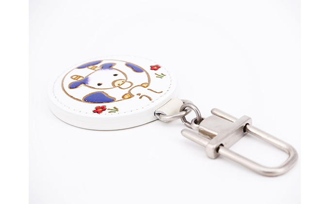 文庫屋大関 干支キーホルダー 丑 ドアに冷蔵庫にペタリ 干支 キーホルダー マグネット入り 磁石入り 革製品 革小物 革製 日用品 雑貨 小物雑貨 マグネット 磁石 工芸品 民芸品 伝統工芸品 東京 東京都 墨田区