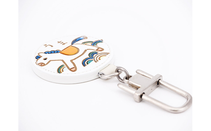 文庫屋大関 干支キーホルダー 午 ドアに冷蔵庫にペタリ 干支 キーホルダー マグネット入り 磁石入り 革製品 革小物 革製 日用品 雑貨 小物雑貨 マグネット 磁石 工芸品 民芸品 伝統工芸品 東京 東京都 墨田区