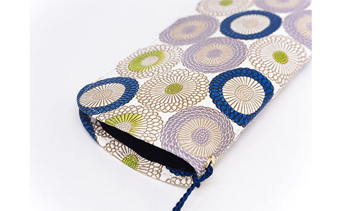 メガネケース 笠菊 水明 文庫屋大関 メガネ ケース メガネ入れ 大人 かわいい 本革 牛革 革 皮革 軽量 スリム コンパクト 収納 工芸品 工芸 雑貨 花柄 花 和柄 和 日本製 民芸品 ファッション小物 東京 墨田区