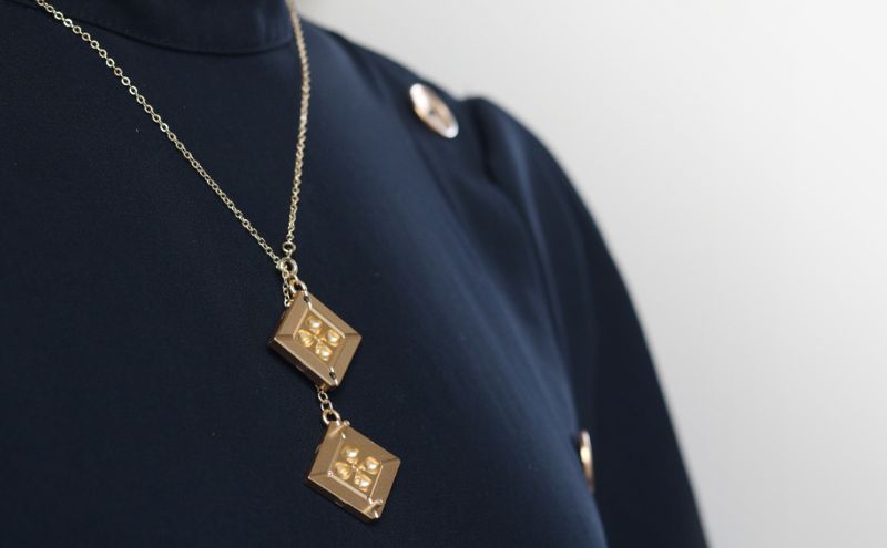 ネックレス モダン×北斎×金型の3wayネックレス【KASANE】 アクセサリー 北斎模様 モダン 装身具 江戸文化 裏勝り アルミ 耐久性 耐食性 耐摩耗性 普段使い 墨田区 東京都 菱×ゴールド