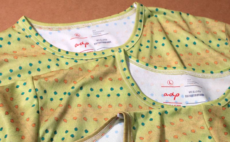 Tシャツ 感覚刺激Tシャツ 01KURO 洋服 ファッション 総柄Tシャツ プレゼント 手書き 絵画 アート作品 通気性 柔軟性 日本製 福祉施設 ワークショップ 東京都 墨田区 SS