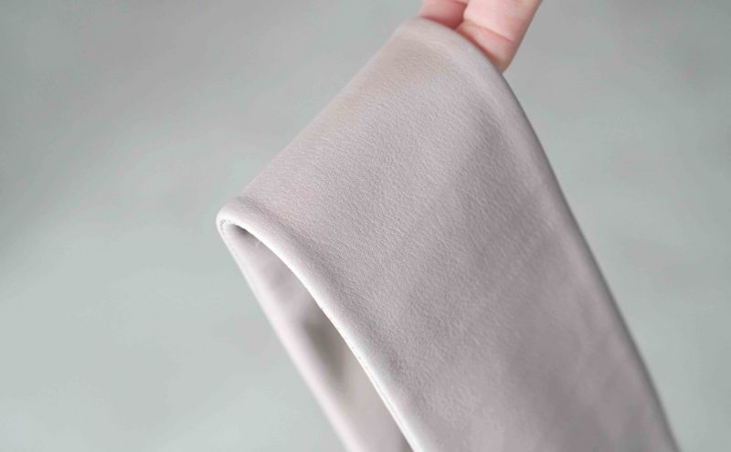 シルキータッチしっとりレザー 軽く柔らかい袋タイプ・ＬＵＡ(ＬＡ００３)＃ペールトープ バッグ ショルダーバッグ レザー 革製品 牛革 日本製 軽量 墨田区 東京