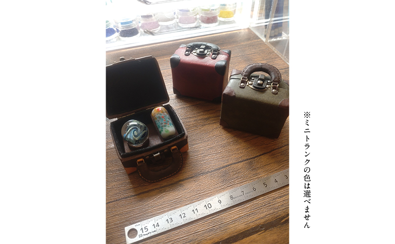 旅する絵画（タイプGM＋） とんぼ玉 2個セット (収納用ミニトランク 1個) 手作業 てのひらサイズ 小さなトランク ミニトランク 美しい コンパクト ミニチュア アート ギフト Beans Roots 東京都 大田区