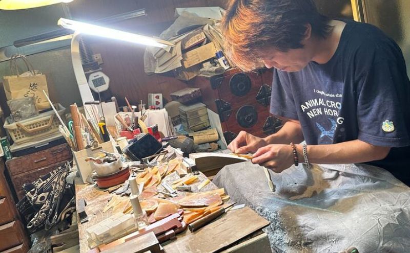 ブローチ 豊島区伝統工芸品 江戸べっ甲 ピンブローチ 猫 アクセサリー 胸飾り ピンバッジ グッズ 和装 高級 工芸品 工芸 伝統工芸 和風小物 猫モチーフ 鼈甲 東京 東京都 豊島区