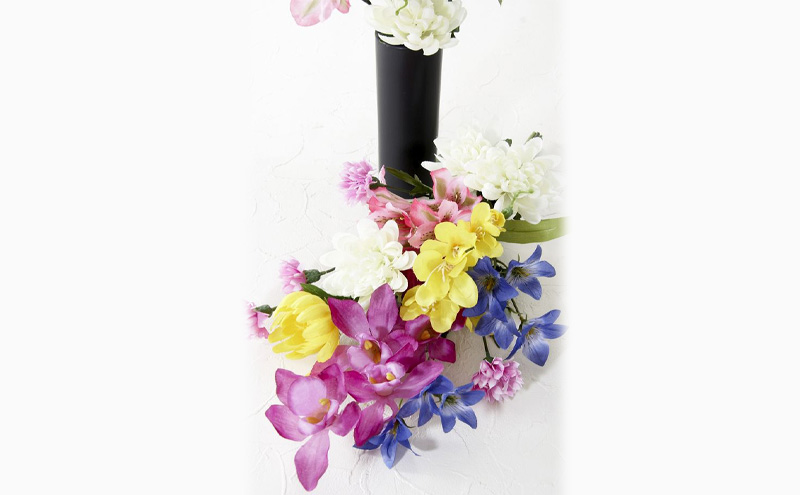 【造花・アーティフィシャルフラワー 仏花・供花】フリージアとシンビジウムの墓花（左右1対セット）