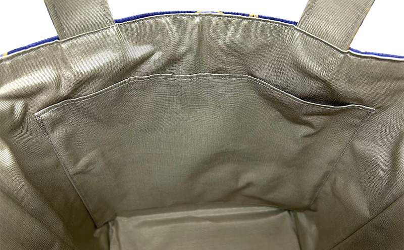 トートバック　バティック柄　青