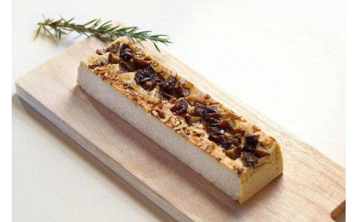 麹チーズケーキ（ぎっしり里の実）4～6人用（無添加・グルテンフリー）［里山ボタニカル］