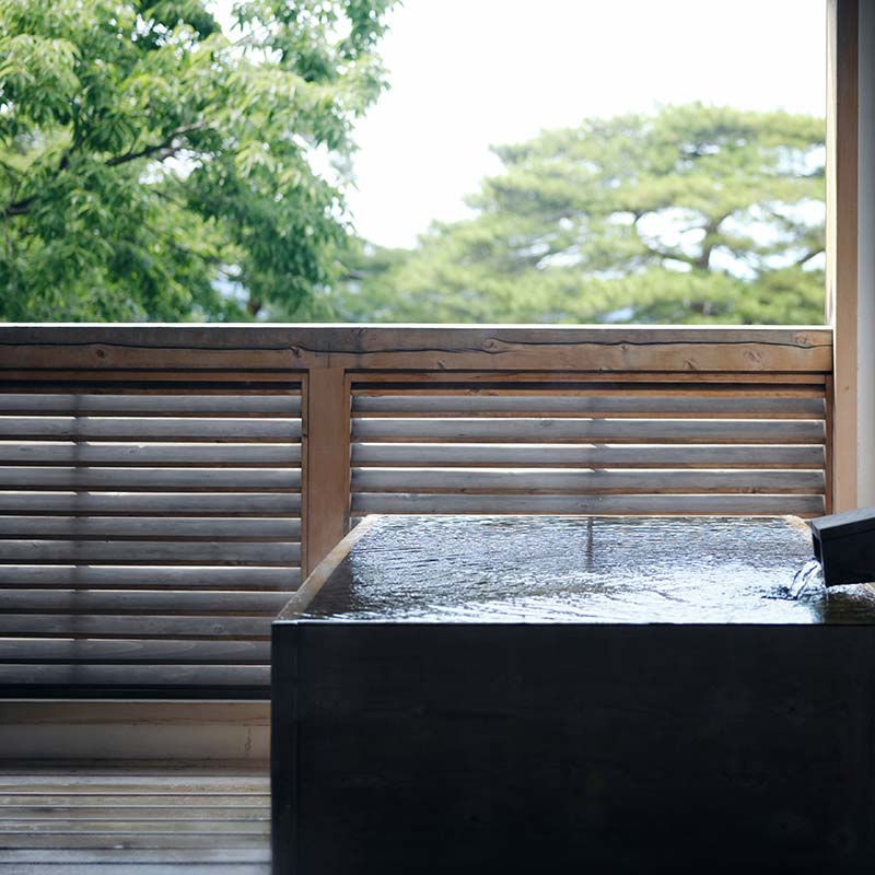 べにや無何有 露天風呂付和洋室 夕朝食付き ペア宿泊券 2名 ペア 食事付き 夕食 朝食 露天風呂 温泉 宿泊券 旅行 トラベル 宿泊 宿泊施設 宿 レジャー 能登半島地震復興支援 F6P-2401