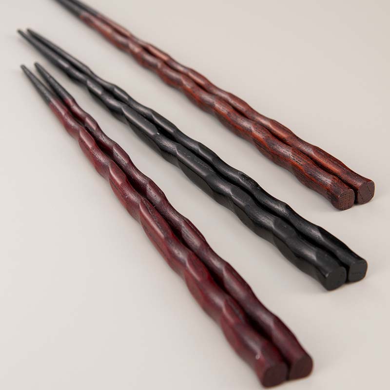 山中塗 国産箸 伝統工芸士 久保出章二作 欅 螺旋箸 赤摺 スベリ止付 化粧箱入 23cm お箸 天然木 箸 お祝い ギフト 伝統工芸 工芸品 日本製 復興 震災 コロナ 能登半島地震復興支援 北陸新幹線 F6P-0081