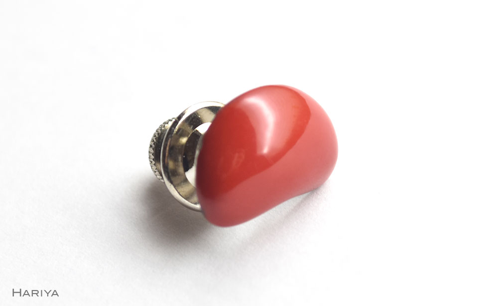 朱豆蒔絵 塗ピンブローチ 蒔絵 漆 朱 豆 ピンブローチ うるしアート ハンドメイド ブローチ アクセサリー ギフト 伝統工芸 工芸品 国産 日本製 復興 震災 コロナ 能登半島地震復興支援 北陸新幹線 F6P-0392