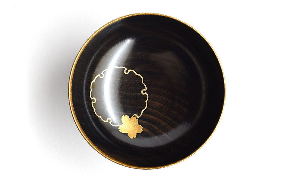 山中漆器 雪月花蒔絵 栃 盃 黒摺 内閣総理大臣賞受賞 木製 酒器 雪輪 雪 月 花 蒔絵 漆器 父の日 母の日 敬老の日 ギフト 伝統工芸 工芸品 国産 日本製 復興 震災 コロナ 能登半島地震復興支援 北陸新幹線 F6P-0395