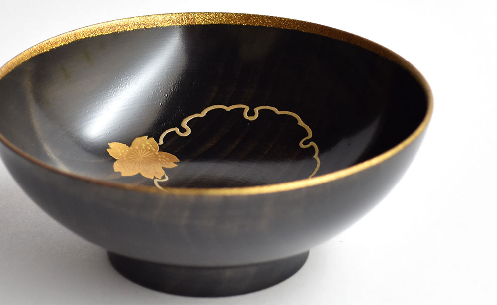 山中漆器 雪月花蒔絵 栃 盃 黒摺 内閣総理大臣賞受賞 木製 酒器 雪輪 雪 月 花 蒔絵 漆器 父の日 母の日 敬老の日 ギフト 伝統工芸 工芸品 国産 日本製 復興 震災 コロナ 能登半島地震復興支援 北陸新幹線 F6P-0395