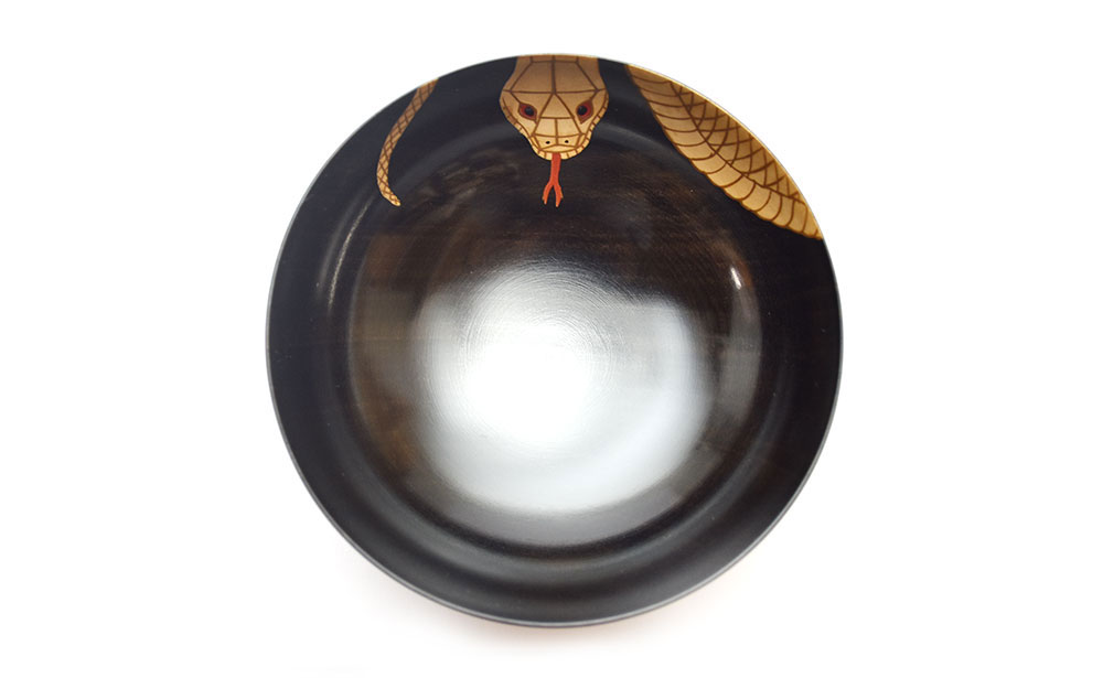 山中漆器 干支 蒔絵盃 干支盃 巳 黒摺 へび 酒器 盃 蒔絵 漆器 父の日 母の日 敬老の日 ギフト 伝統工芸 工芸品 国産 日本製 復興 震災 コロナ 能登半島地震復興支援 北陸新幹線 F6P-0430