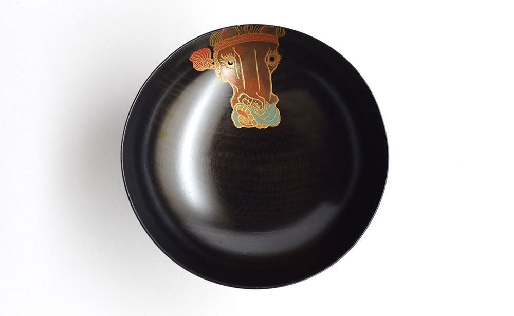 山中漆器 干支 蒔絵盃 干支盃 午 黒摺 うま 酒器 盃 蒔絵 漆器 父の日 母の日 敬老の日 ギフト 伝統工芸 工芸品 国産 日本製 復興 震災 コロナ 能登半島地震復興支援 北陸新幹線 F6P-0432