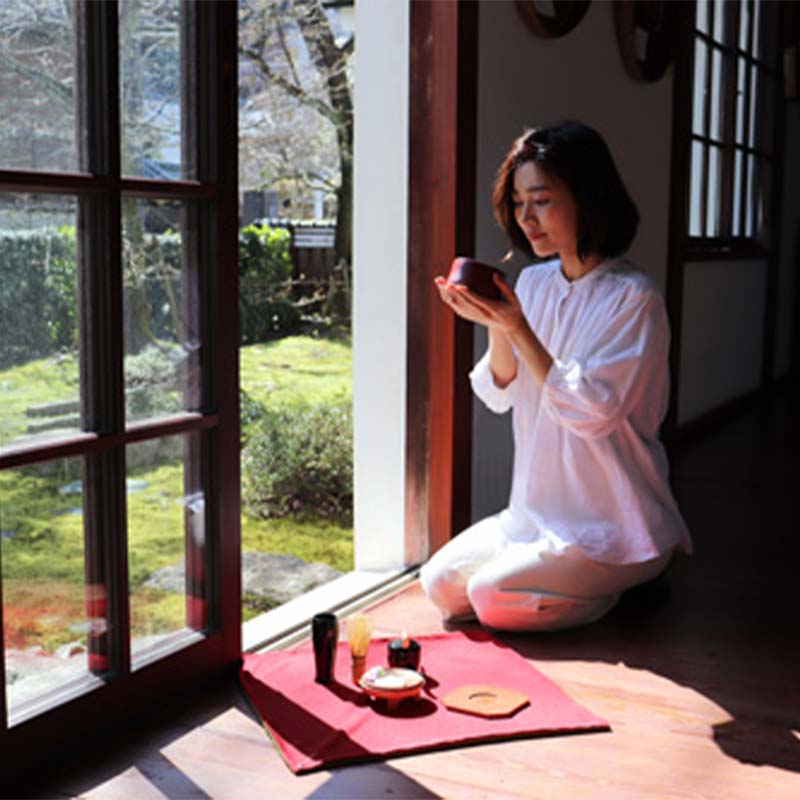 お手前セット IPPUKU手づつみ 紫 鮫小紋 SR-1161 茶道具 セット 風呂敷 茶碗 棗 茶杓 茶筅筒 茶筅 木製 コースター 天然木 漆器 ギフト工芸品 国産復興 震災 コロナ 能登半島地震復興支援 北陸新幹線 F6P-0979