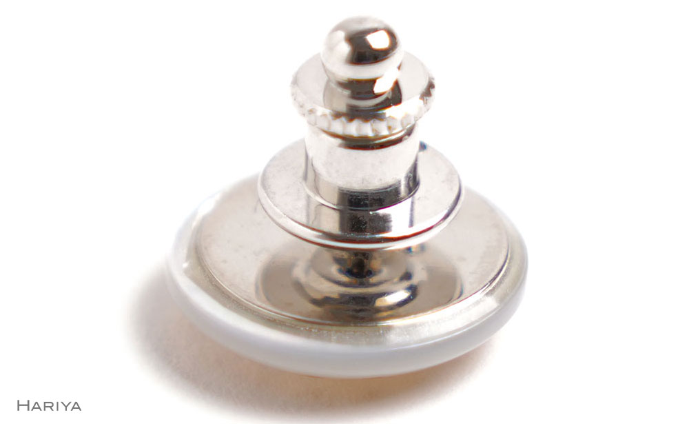 クラウン蒔絵 白蝶貝ピンブローチ 桐箱付き 蒔絵 漆 白蝶貝 王冠 クラウン 冠  ピンブローチ アクセサリー ギフト 伝統工芸 工芸品 国産 日本製 復興 震災 コロナ 能登半島地震復興支援 北陸新幹線 F6P-1693