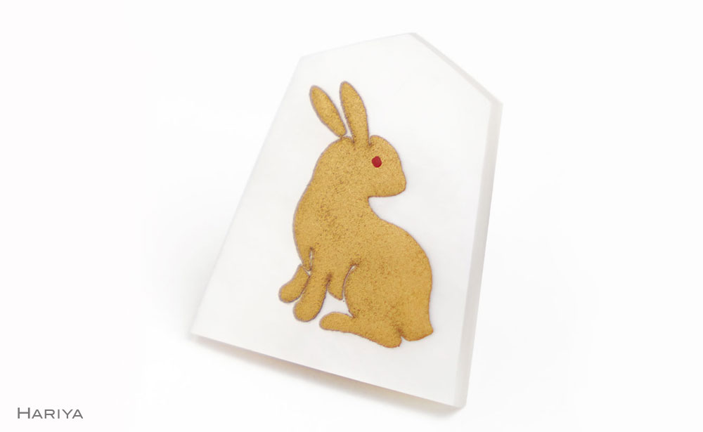 兎金蒔絵 白蝶貝ピンブローチ 将棋 桐箱付き 蒔絵 漆 白蝶貝 うさぎ 兎 ハンドメイド ピンブローチ アクセサリー ギフト 伝統工芸 工芸品 国産 日本製 復興 震災 コロナ 能登半島地震復興支援 北陸新幹線 F6P-1705