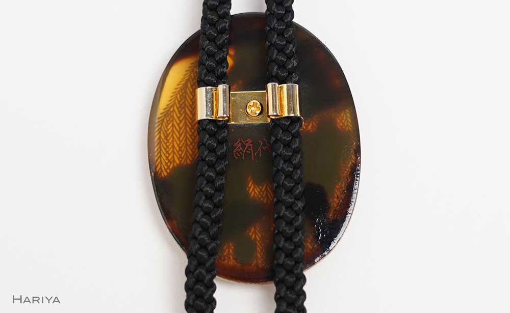 柳蒔絵 べっ甲ループタイ 柳 漆塗り 漆 蒔絵 べっ甲 うるしアート ハンドメイド ループタイ アクセサリー ギフト 伝統工芸 工芸品 国産 日本製 復興 震災 コロナ 能登半島地震復興支援 北陸新幹線 F6P-1744