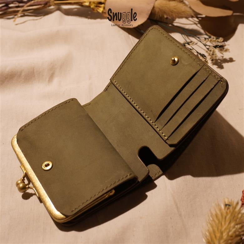 【4色展開】がま口ショートウォレット　カットアウト　革小物　ハンドメイド　手縫い　一点物　財布　スナッグルレザー　青緑