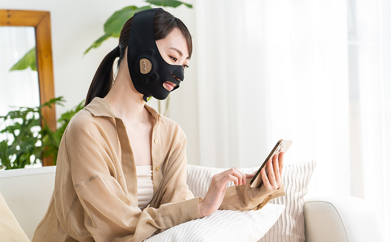 ヤーマン ウェアラブル EMS美顔器 メディリフト プラス セラム セット MEDI LIFT PLUS EPM18BB2 美顔器 YA-MAN 多機能 スキンケア リフトアップ ケア 肌 美肌 保湿 表情筋トレーニング トータルケア フェイシャル 美容 美容家電 静岡 静岡県 裾野市