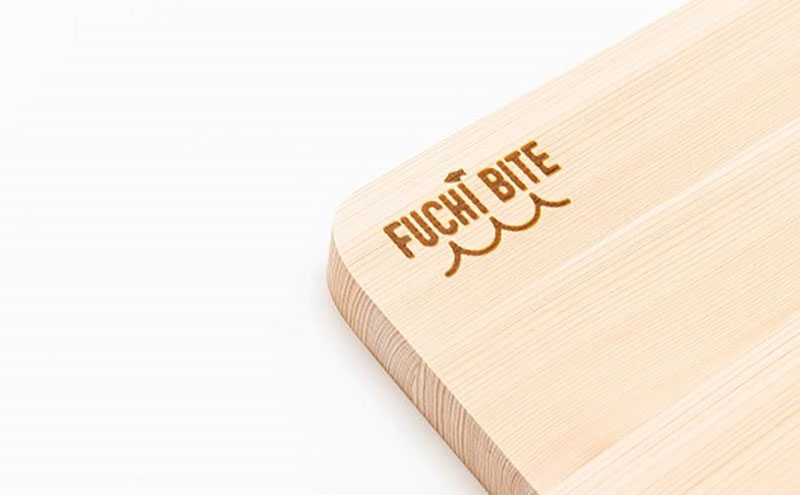 【FUCHIBITE】 ヒノキ 大型 まな板 木製 檜 木工品 卓上 国産 キッチン用品 キッチングッズ 調理器具 日用品 日用雑貨 アウトドア キャンプ カットボード カッティングボード