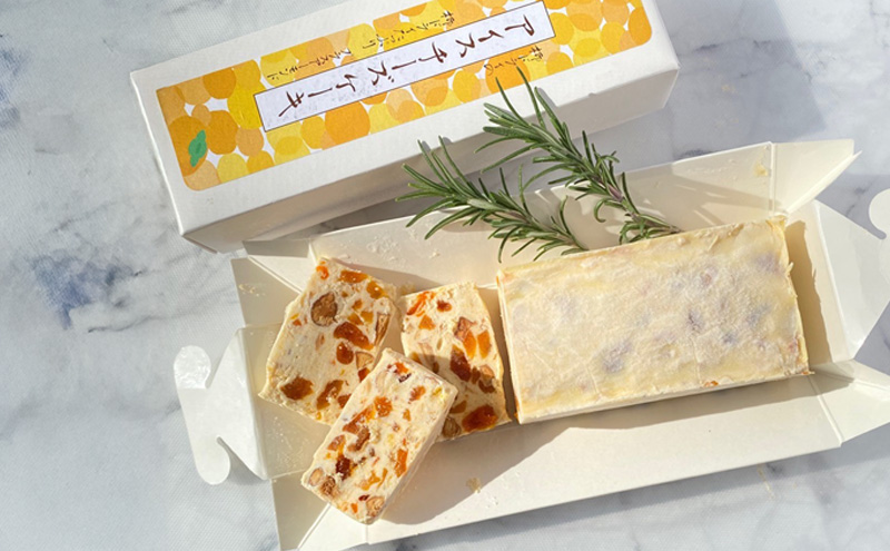 伊吹名産柿ドライ たっぷりの アイスチーズケーキ