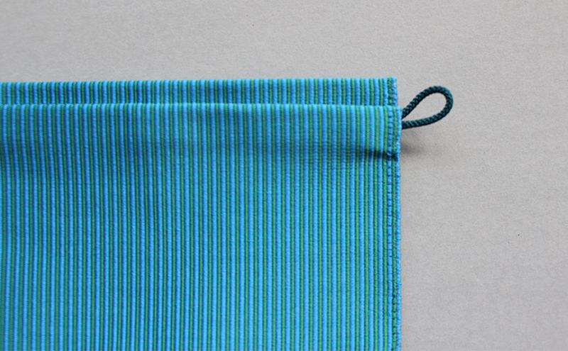 ＜米原市返礼品限定カラー＞綴織で仕立てたフラットポーチ　Mサイズ