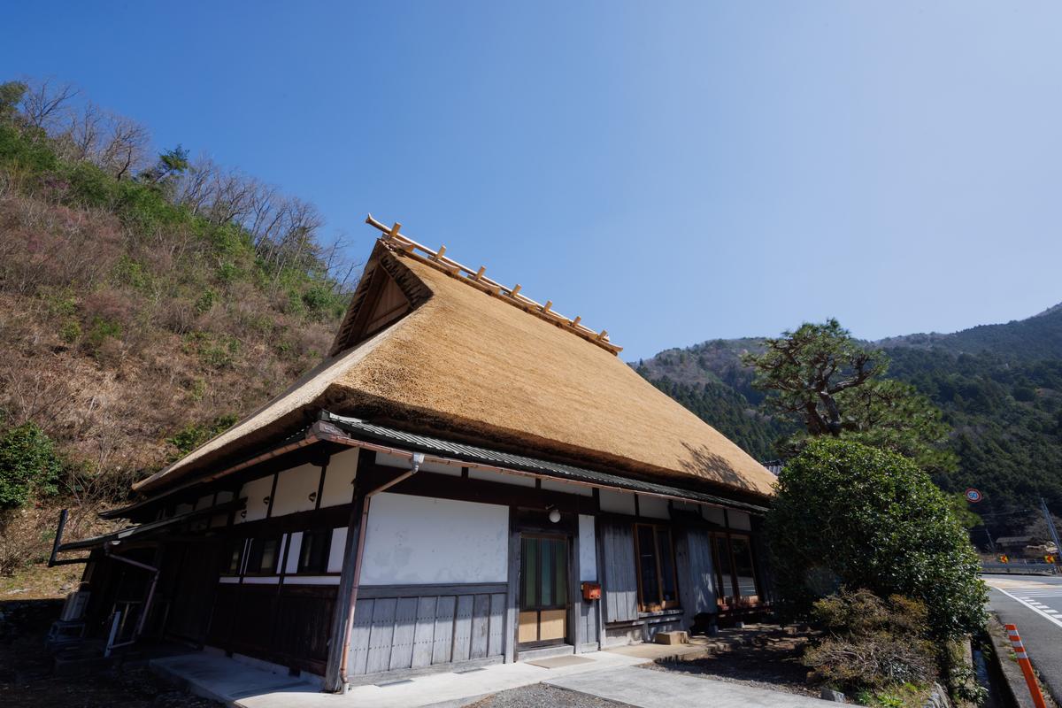 旅行 京都 料理旅館きぐすりや 別館じんだ 茅葺き古民家 古民家で昔ながらの囲炉裏を愉しむ♪ 囲炉裏鍋 ペア 宿泊プラン 関西 宿泊補助券 施設利用券 チケット 宿泊券 旅行券 宿泊 旅館 ホテル 囲炉裏 貸切風呂 古民家